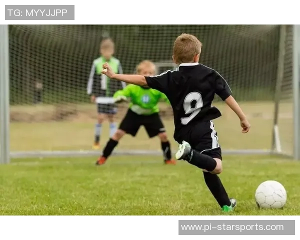 足球旋风11卷：少年们的梦想与拼搏在绿茵场上交织的热血故事
